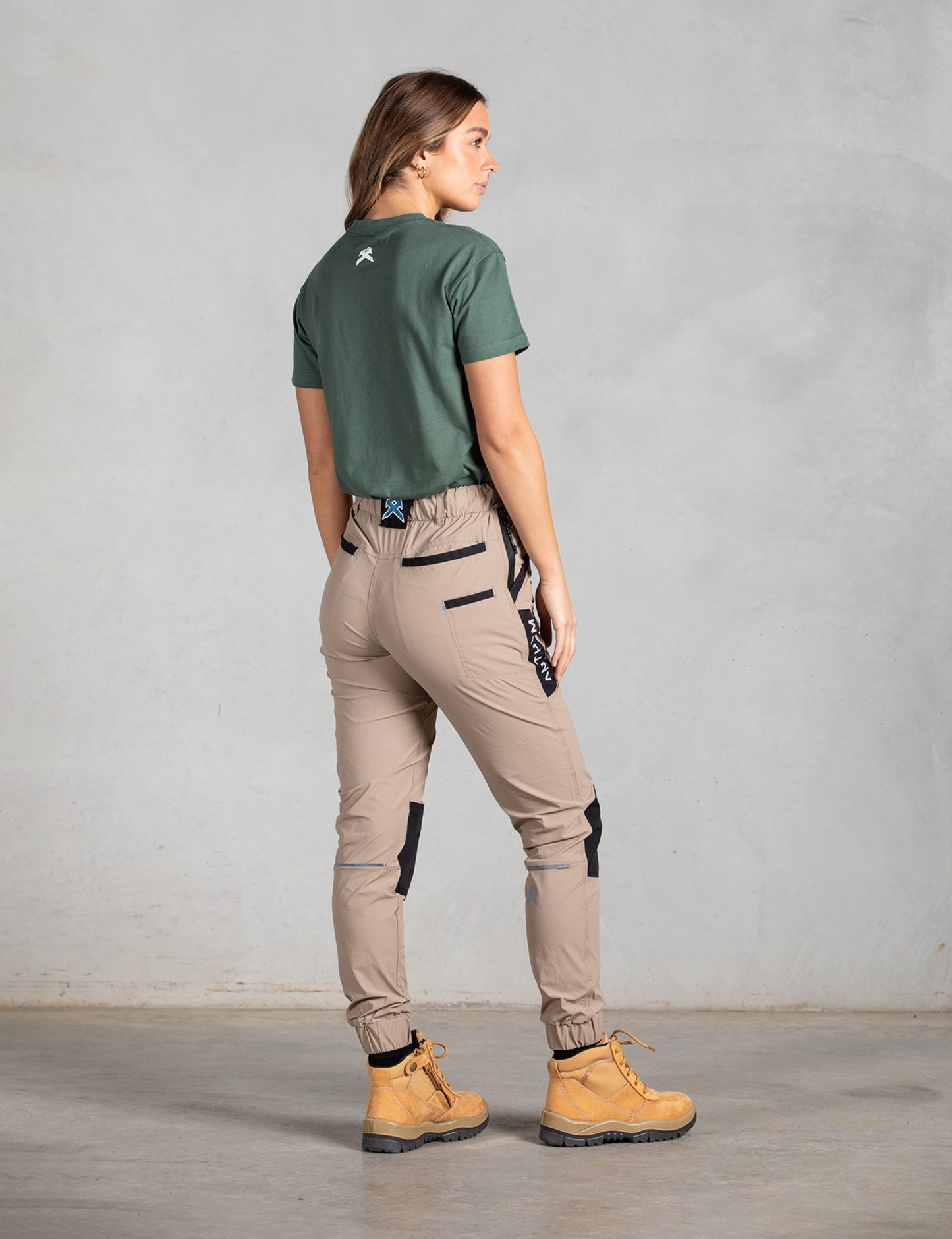 Anthem - Womens Triumph Pant (Khaki)