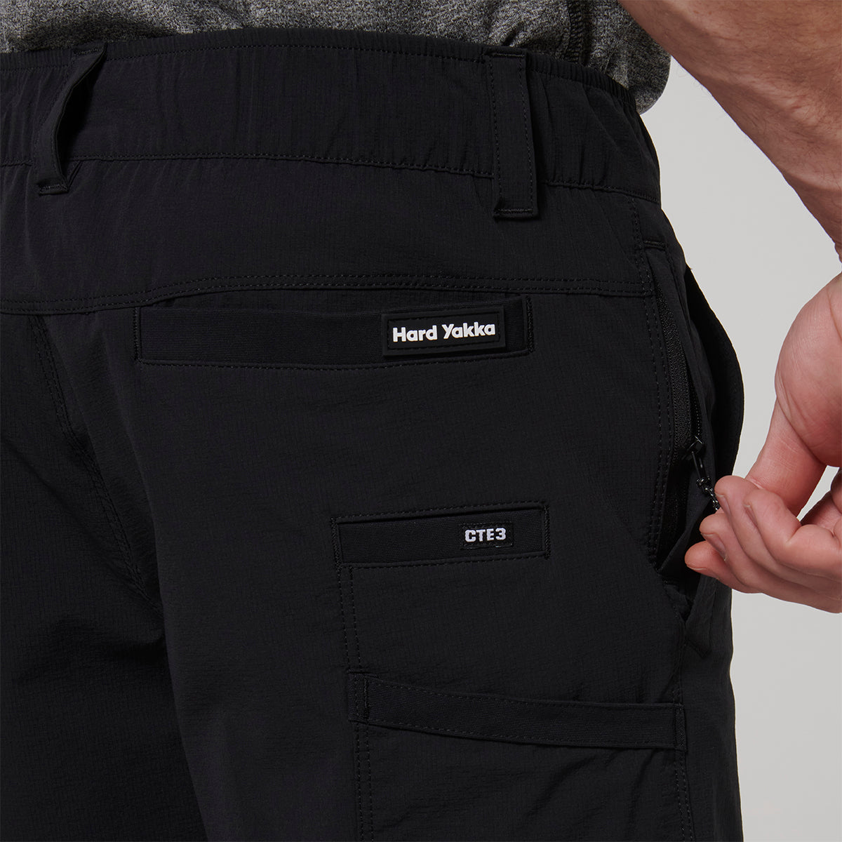 Hard Yakka - X Mid Short (Black)