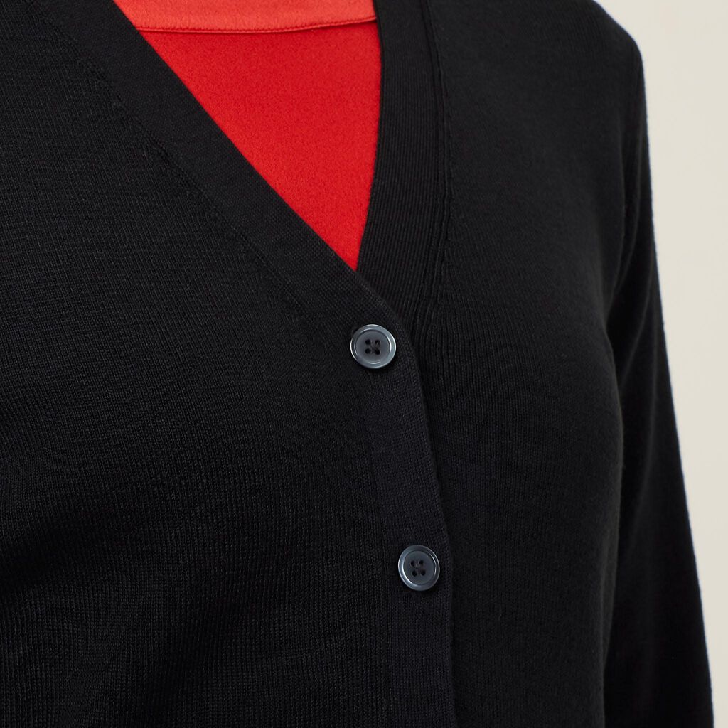 NNT - V-Neck Cardigan (Black)